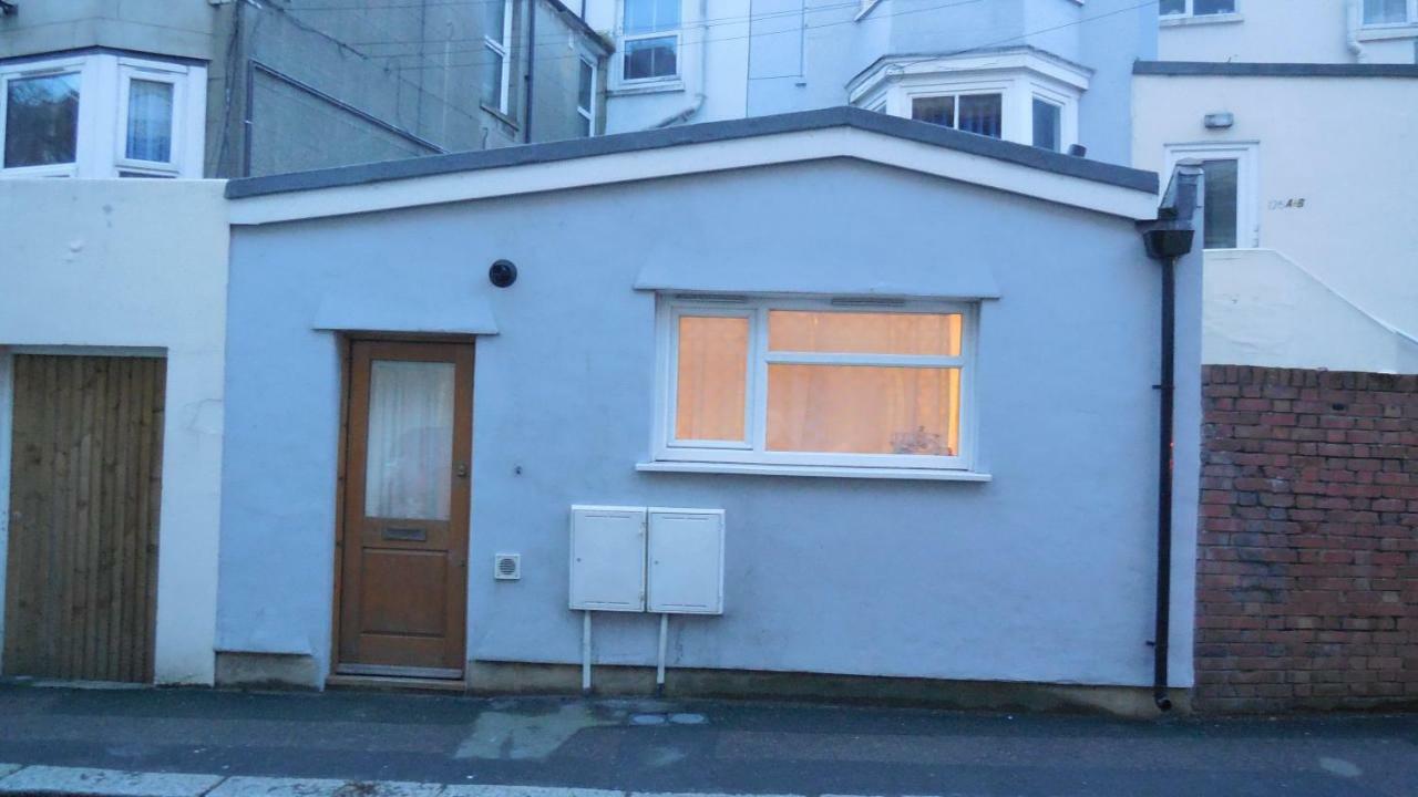 Hastings Pad Apartment Bagian luar foto